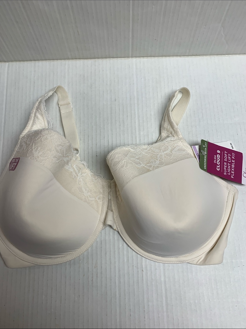 Olga Cloud 9 Underwire With Lift Super Soft Bra NWT 40D White